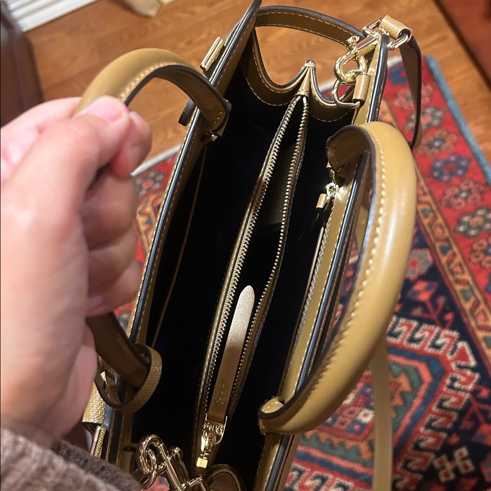 Le Tanneur Tan Grained Leather Handbag Medium - Picture 5 of 10